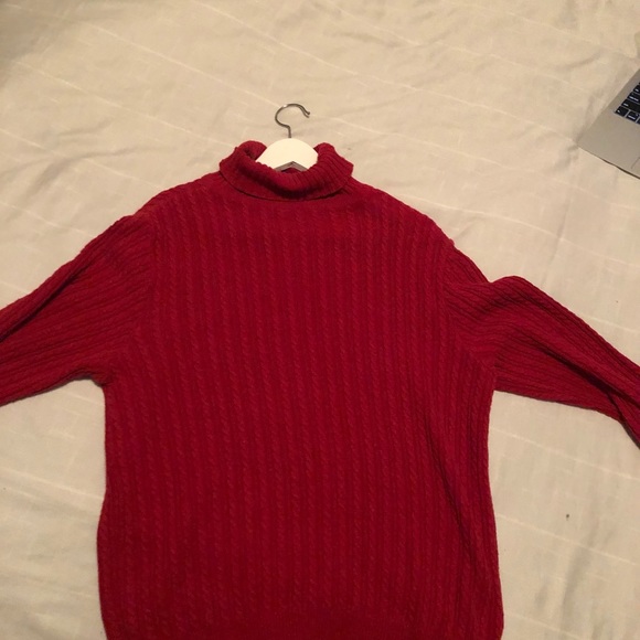 red knitted sweater - Picture 2 of 4
